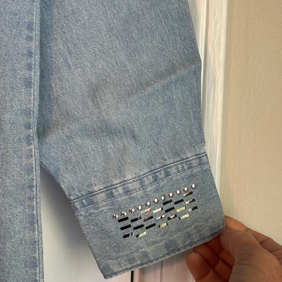 NWT Pretty Things Embellished Denim Button Down Shirt LG - Picture 3 of 11